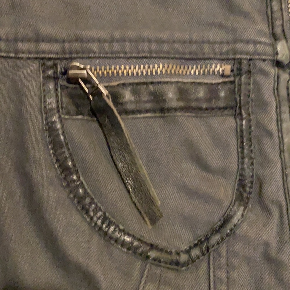 Urban Outfitters denim jacket - Picture 4 of 8